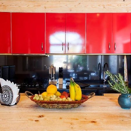 Lenico Beachfront Suites Ajía Pelajía Kültér fotó