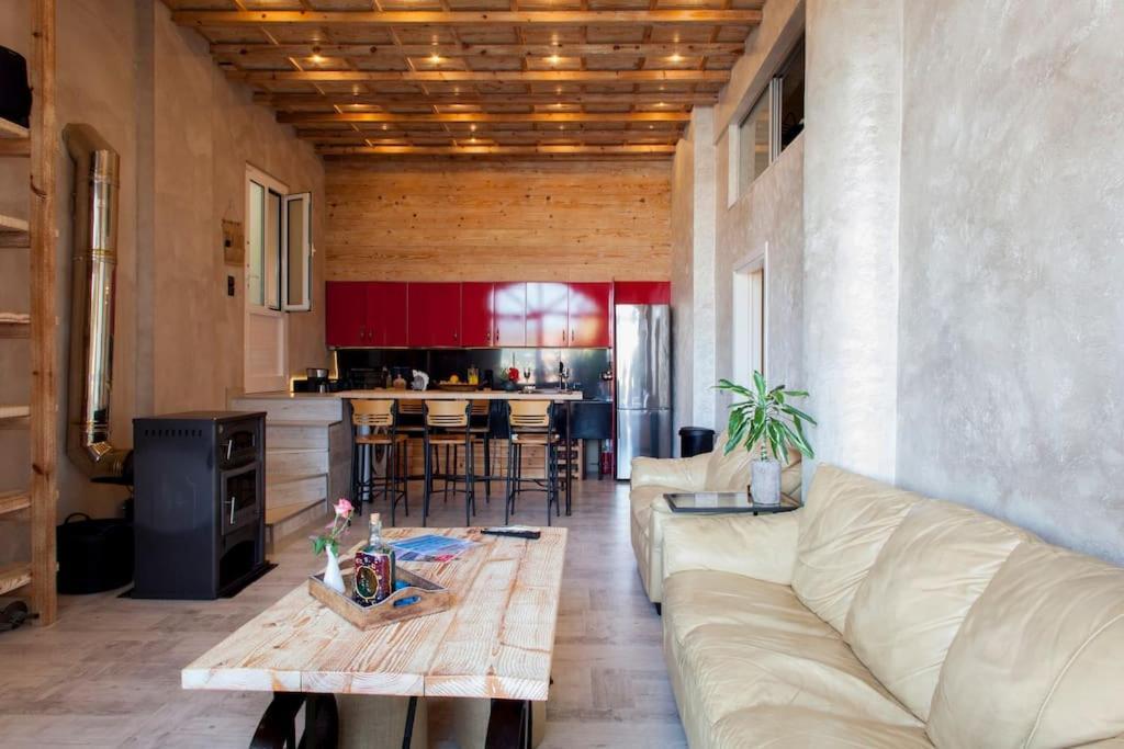 Lenico Beachfront Suites Ajía Pelajía Kültér fotó