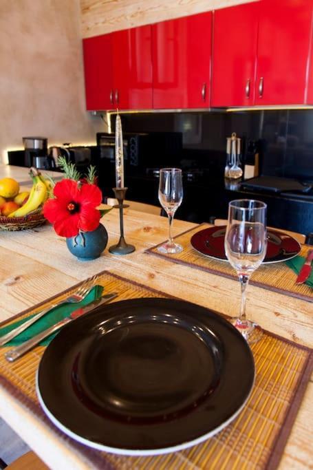 Lenico Beachfront Suites Ajía Pelajía Kültér fotó