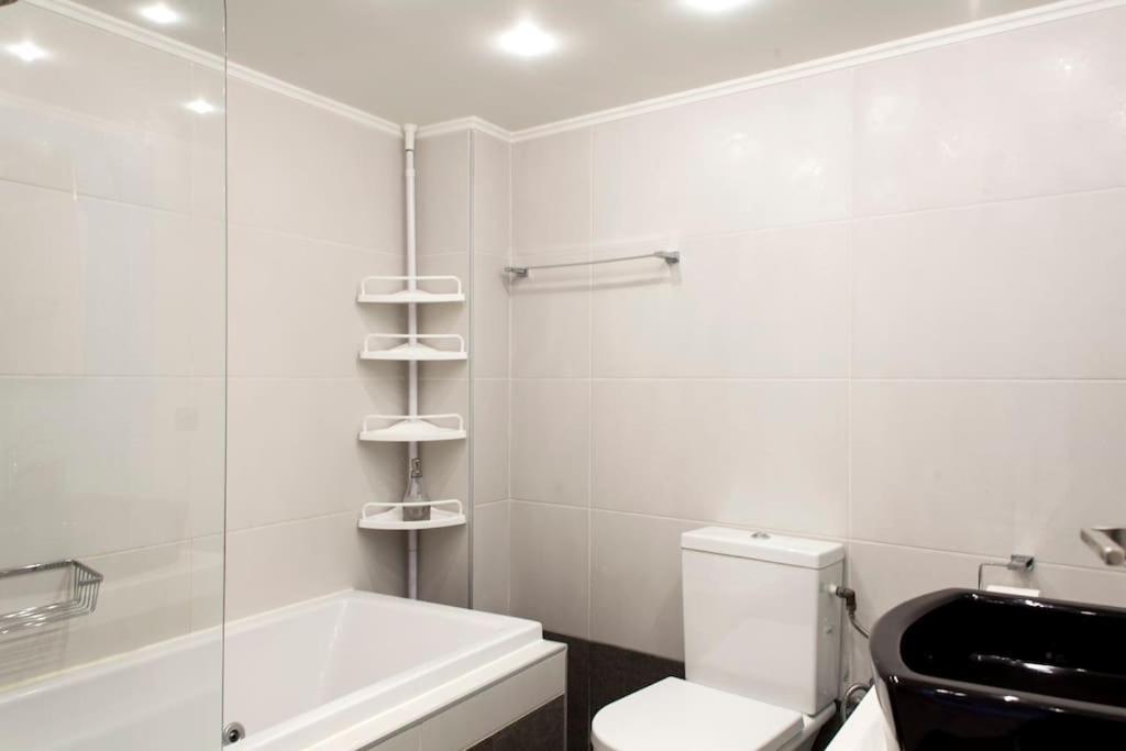 Lenico Beachfront Suites Ajía Pelajía Kültér fotó