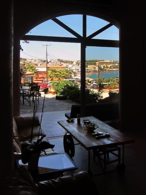 Lenico Beachfront Suites Ajía Pelajía Kültér fotó